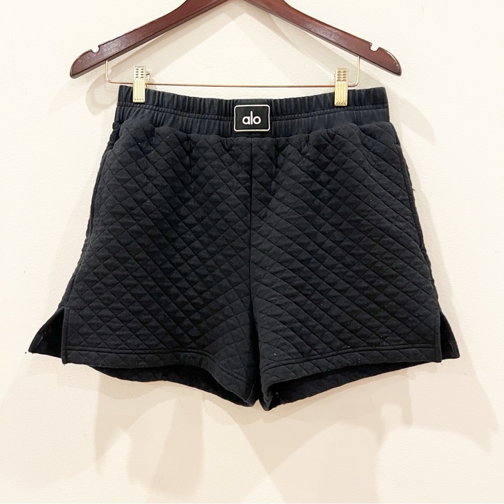 Alo Yoga Arena Boxing Shorts Women Large Black Quilted Pockets Active Gym Lounge